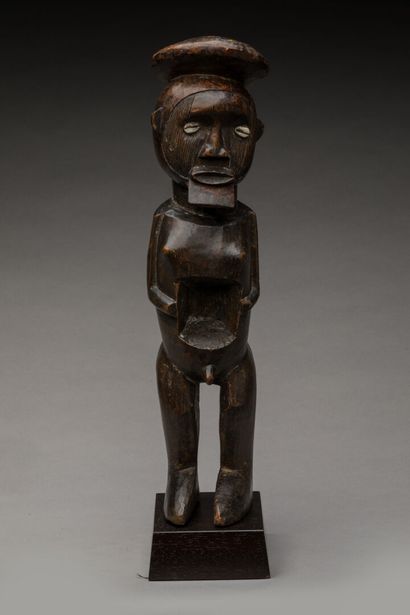 TEKE, République Démocratique du Congo.
Bois...