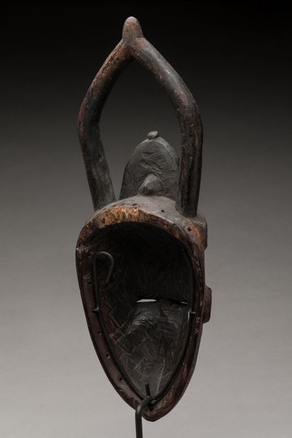 URHOBO, Nigéria. Bois dur, patine d'usage,...