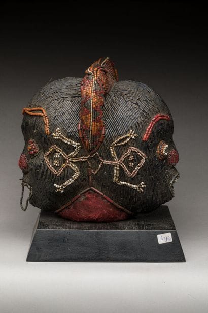 BAMILEKE, Cameroun.
Sculpture cérémonielle...