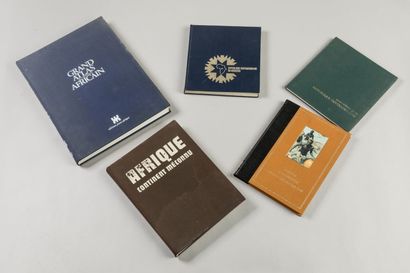 AFRIQUE
Réunion de 5 volumes comprenant :
-...
