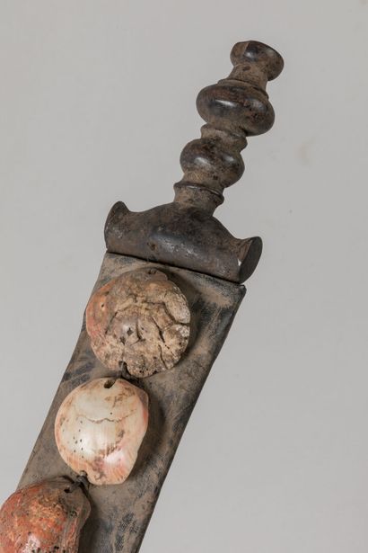 BAOULE, Côte d'Ivoire.
Bois, fer, coquillages,...