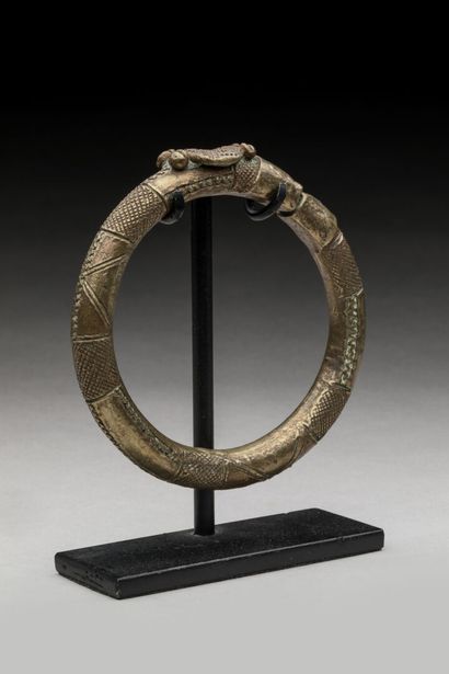 LOBI, région de Gaoua, Burkina Faso.
Bracelet...