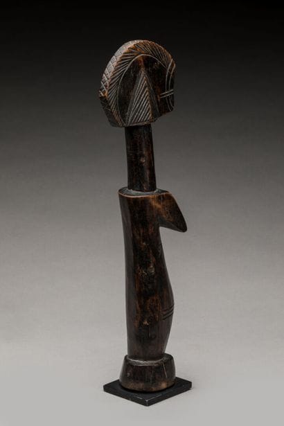 MOSSI, Burkina Faso.
Bois, patine d'usage...