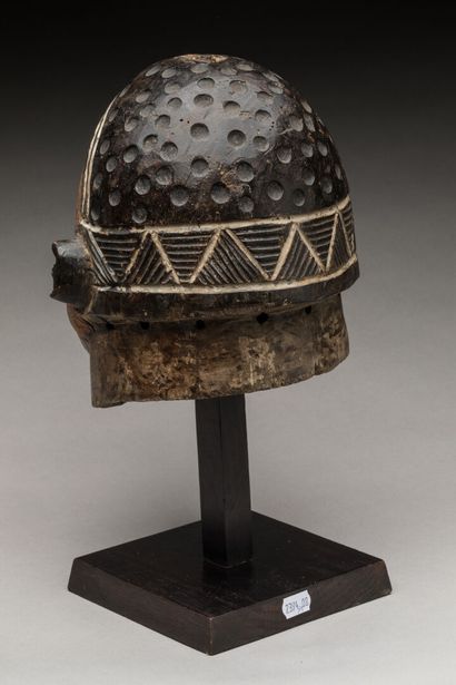 SUKU HOLO, République Démocratique du Congo.
Bois,...