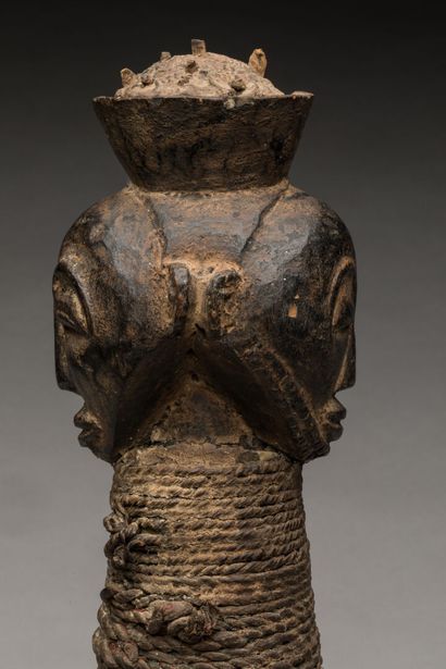HEMBA, République Démocratique du Congo.
Bois...