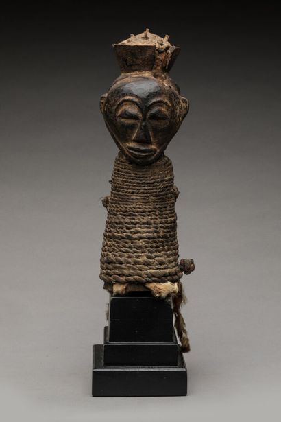 HEMBA, République Démocratique du Congo.
Bois...