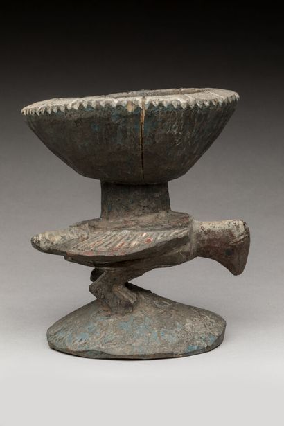 YOROUBA, Nigéria.
Bois sculpté et très patiné.
Coupe...