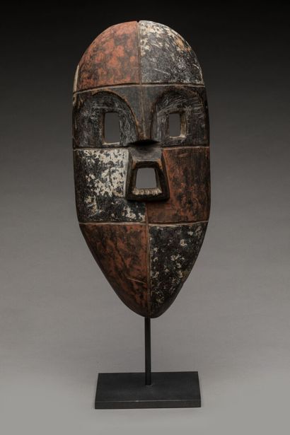 KUMU, République Démocratique du Congo. 
Bois,...