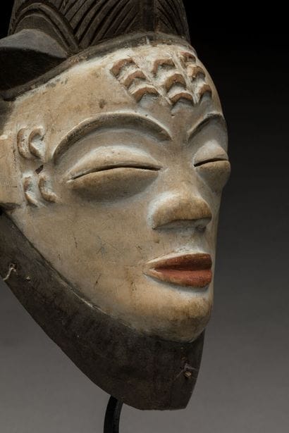 PUNU, Gabon.
Bois, pigments naturels polychrome.
Masque...