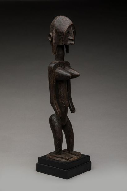 BAMANA, Mali
Bosi dur, patine brun-foncé.
Statue...