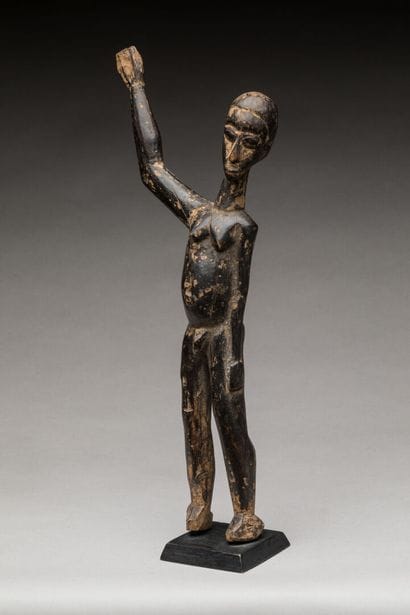 LOBI, Burkina Faso.
Bois dur, patine sombre.
Statue...