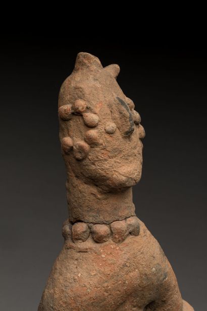 BANKONI, Mali.
Sculpture en terre cuite représentant...