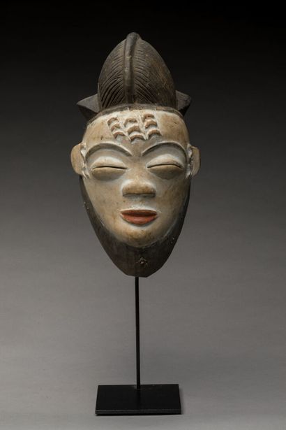 PUNU, Gabon.
Bois, pigments naturels polychrome.
Masque...