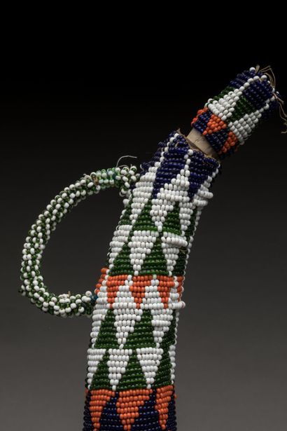 BAMILEKE, Cameroun.
Calebasse-reliquaire...