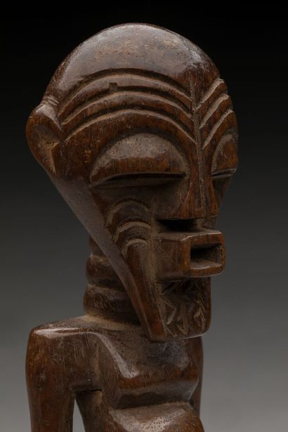 SONGYE, République Démocratique du Congo.
Bois...