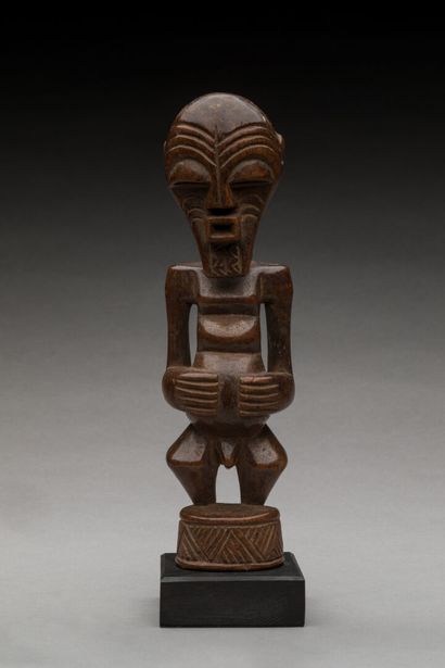 SONGYE, République Démocratique du Congo.
Bois...