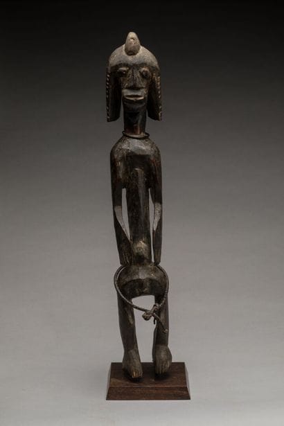 MUMUYE, Nigéria.
Bois dur, profonde patine...