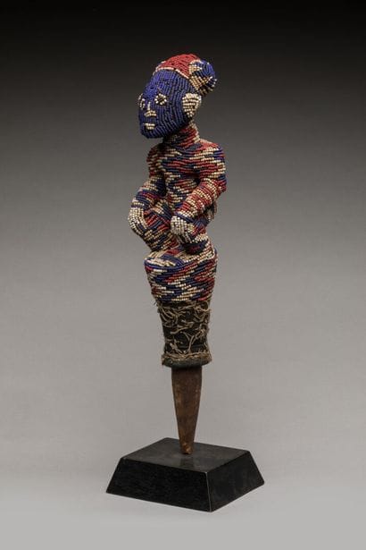 BAMILEKE, Cameroun.
Deux statues royales...