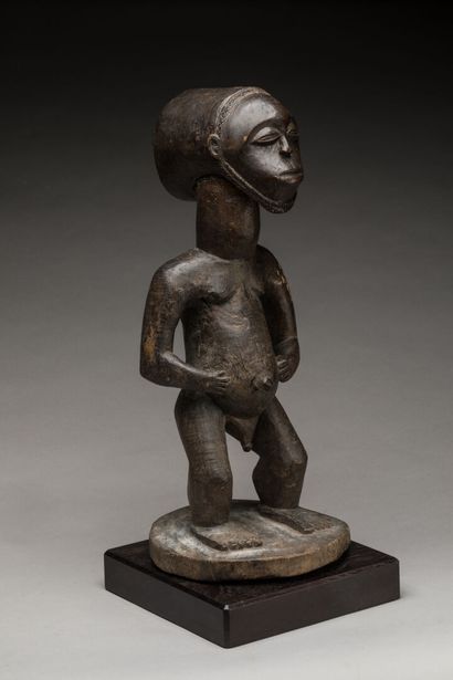 HEMBA, République Démocratique du Congo.
Bois...