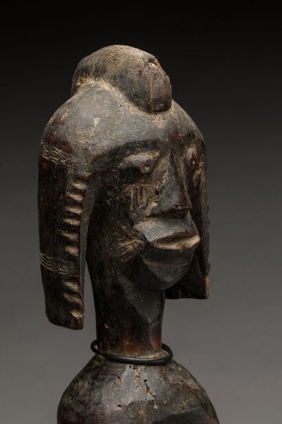 MUMUYE, Nigéria.
Bois dur, profonde patine...