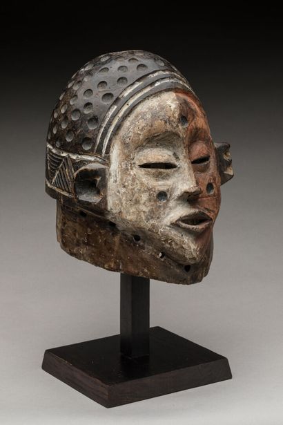 SUKU HOLO, République Démocratique du Congo.
Bois,...