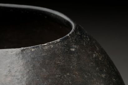ZULU, Afrique du Sud.
Pot en terre cuite...