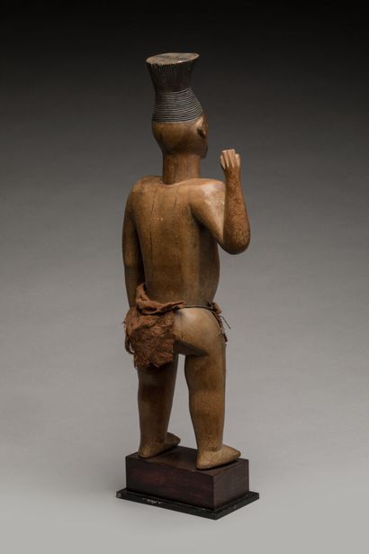 MANGBETU, République Démocratique du Congo.
Bois...