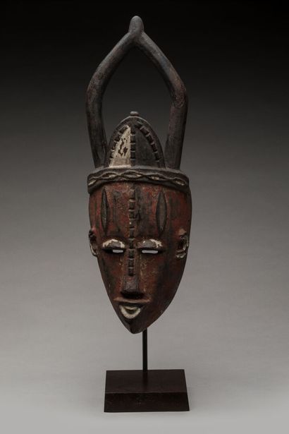 URHOBO, Nigéria. Bois dur, patine d'usage,...