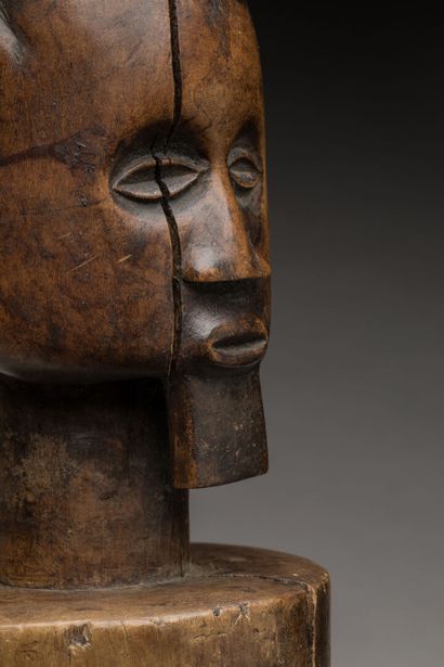 TEKE, République Démocratique du Congo.
Bois...