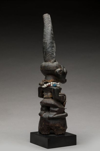 SONGYE, République Démocratique du Congo.
Bois...