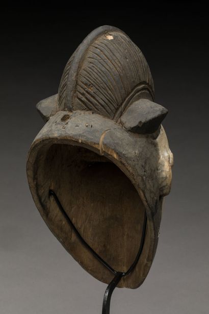 PUNU, Gabon.
Bois, pigments naturels polychrome.
Masque...