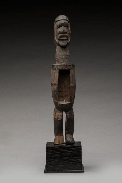 TEKE, République Démocratique du Congo. 
Bois,...