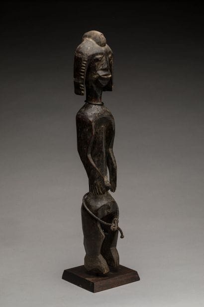 MUMUYE, Nigéria.
Bois dur, profonde patine...