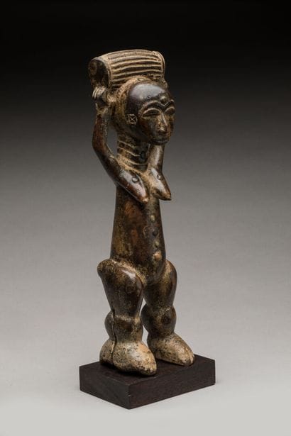 ATYE, Côte d'Ivoire.
Bois dur, patine brune,...