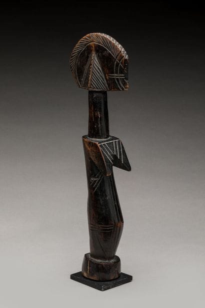 MOSSI, Burkina Faso.
Bois, patine d'usage...