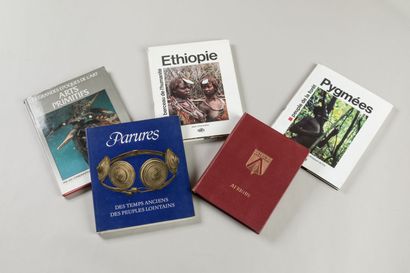 AFRIQUE
Réunion de 5 volumes comprenant :
-...