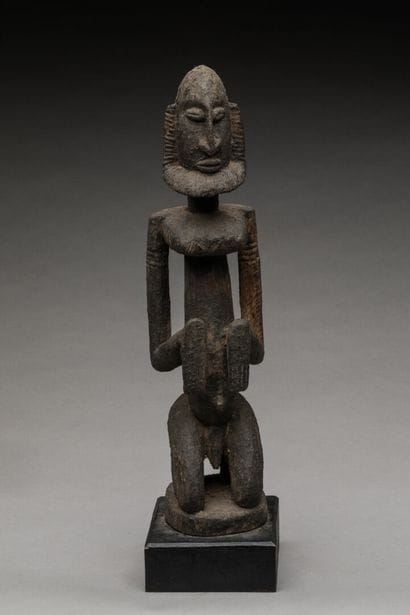 DOGON, style de Bombou Toro, Mali.
Bois incrusté...