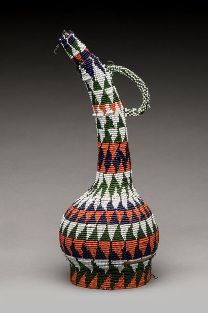 BAMILEKE, Cameroun.
Calebasse-reliquaire...
