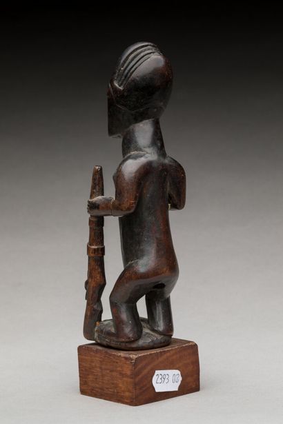 BEMBE, République Démocratique du Congo.
Bois...