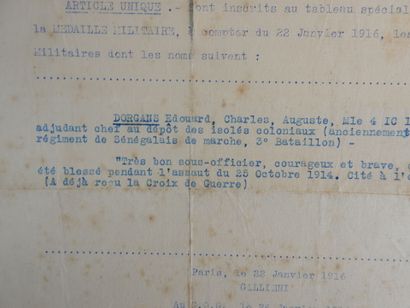DOCUMENTS. Ensemble de citations et de diplômes...