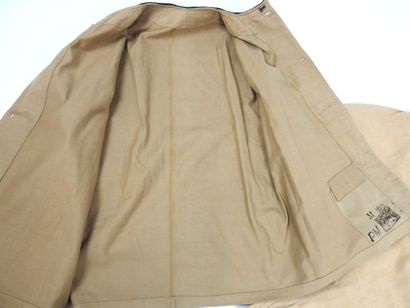 UNIFORMES. Paletot en coton kaki clair de...