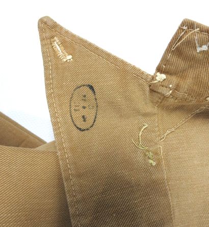 UNIFORMES. Lot de 2 pantalons droits en toile...