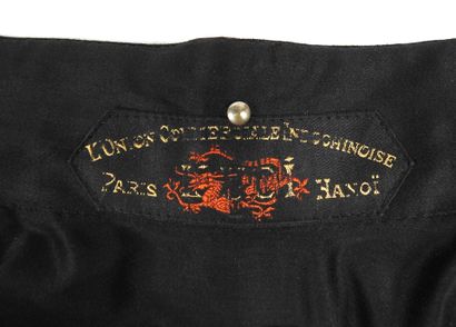 UNIFORMES. Ensemble de pièces d'uniformes...