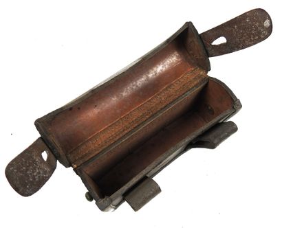 EQUIPEMENTS. Cartouchière modèle 1882 non...