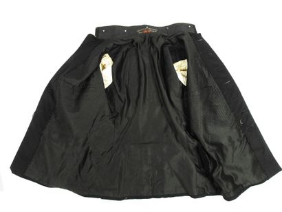 UNIFORMES. Ensemble de pièces d'uniformes...