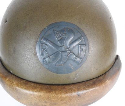 COIFFURES. Casque des troupes blindées modèle...