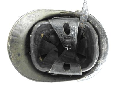 COIFFURES. Casque modèle 35 en acier peint...