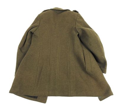 UNIFORMES. Manteau trois-quarts appelé 