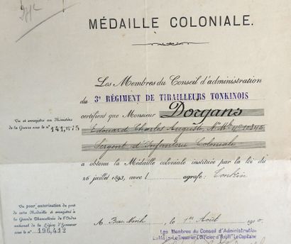 DOCUMENTS. Ensemble de citations et de diplômes...