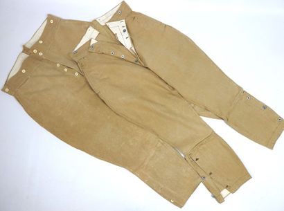 UNIFORMES. Lot de 2 pantalon-culotte modèle...